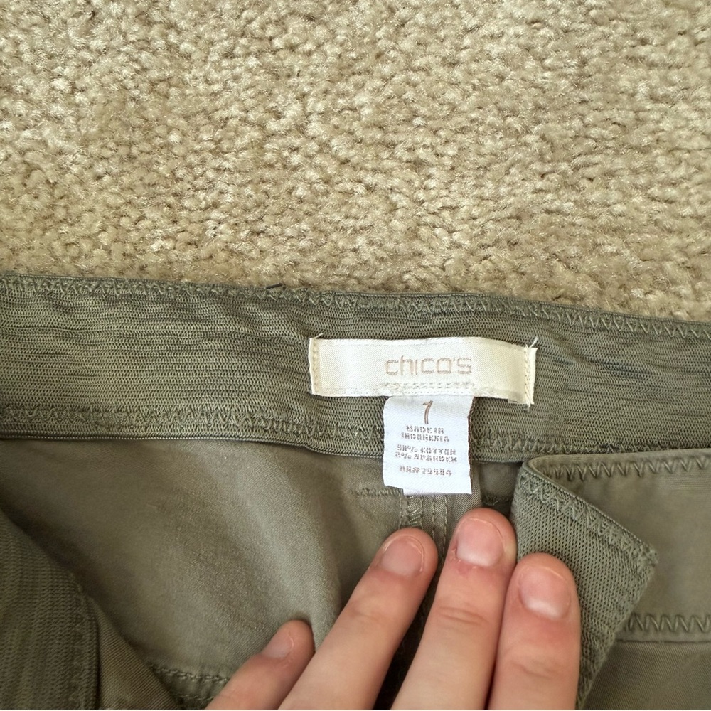 Chico Womens 1 US 8 Army Green Cargo Pants With Gold Accents: Casual Work - Picture 3 of 8